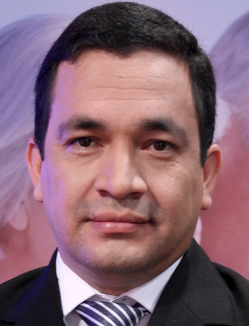 Dr. Edgar Ortega Portillo Medicina Interna, Esp. en Infectología Clínica, Magíster en Administración y Gerencia Hospitalaria