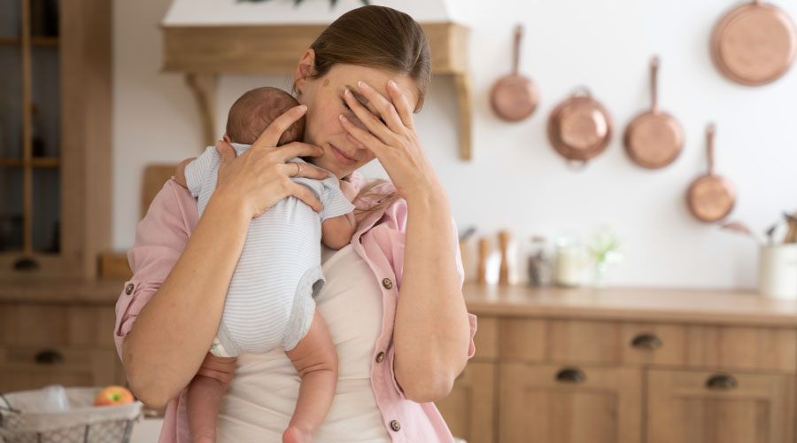Cómo saber si el bebé recibe o no poca leche materna