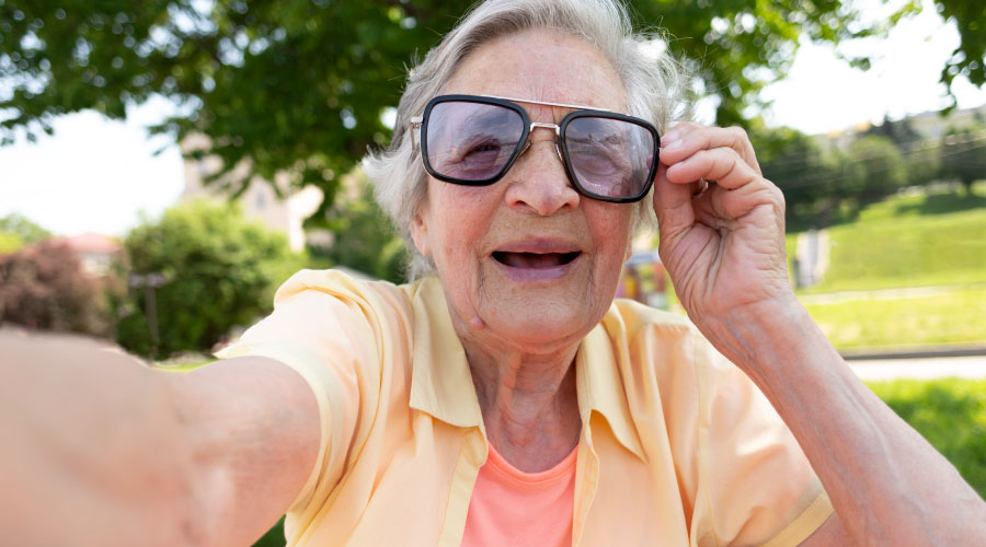 Cuidados de la piel en adultos mayores durante el verano