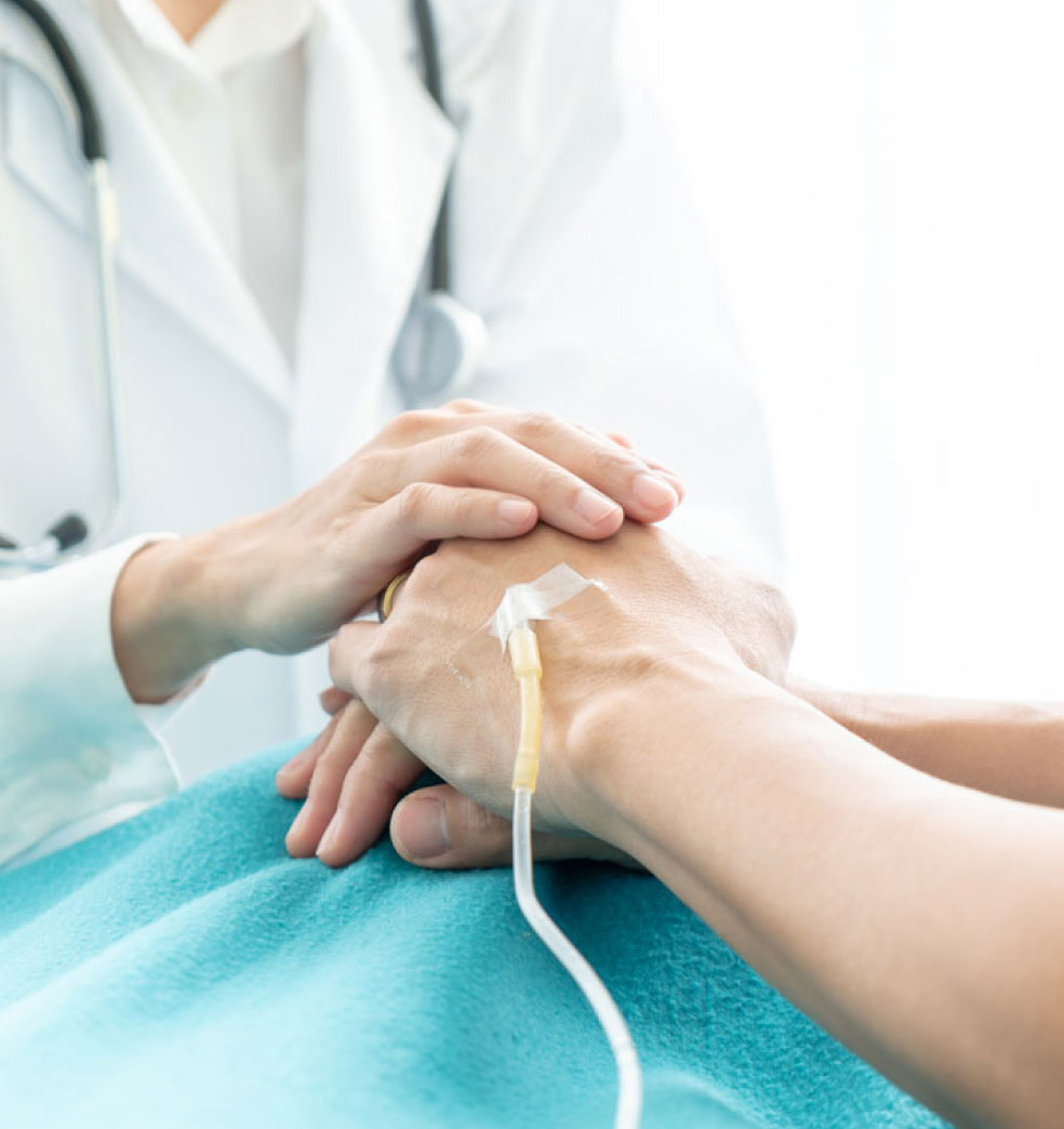 Cómo debe actuar el especialista médico con cada paciente