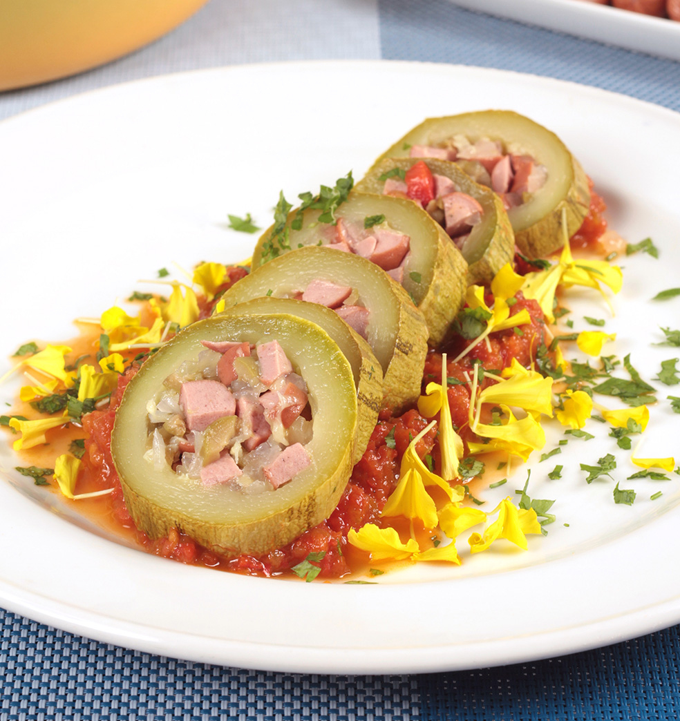 Zucchini relleno de chorizos knacker  